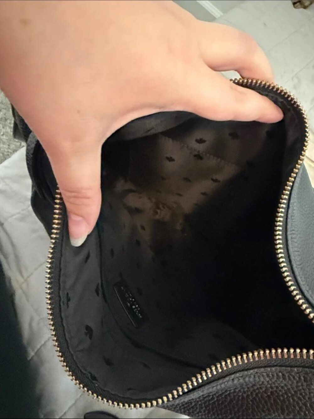 Kate spade LG. Black Pebbled Leather Shoulder Bag/Crossbody w/Gold Hardware EUC - Picture 7 of 7
